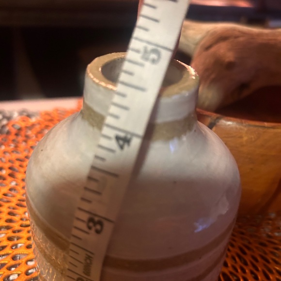 Studio pottery bud vase cream and tan 4.5” - Picture 11 of 14